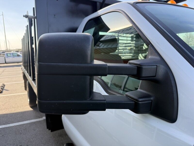 2016 Ford F-450 V10 Stake Body w/ Lift Gate 67k mi's XL Collinsville OK