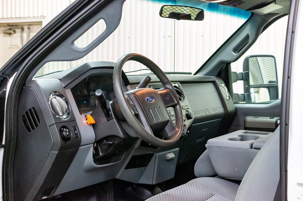 2016 Ford F-550 4x4 Crew Cab XLT Deck Diesel Red Deer AB