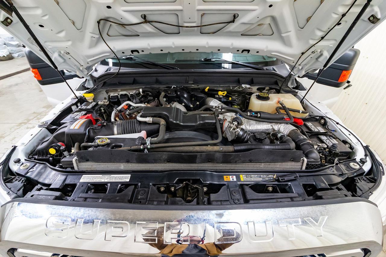 2016 Ford F-550 4x4 Crew Cab XLT Deck Diesel Red Deer AB