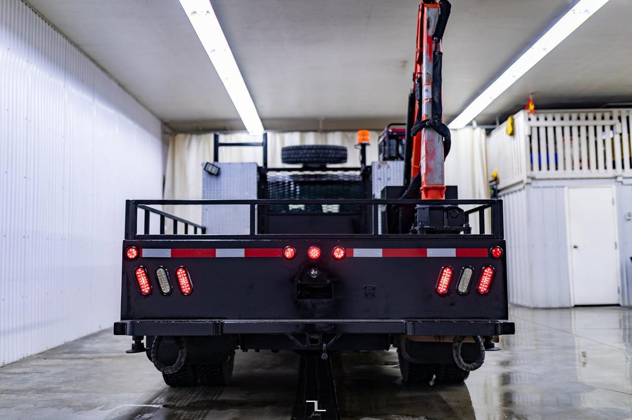 2016 Ford F-550 4x4 Crew Cab XLT Picker Diesel Red Deer AB