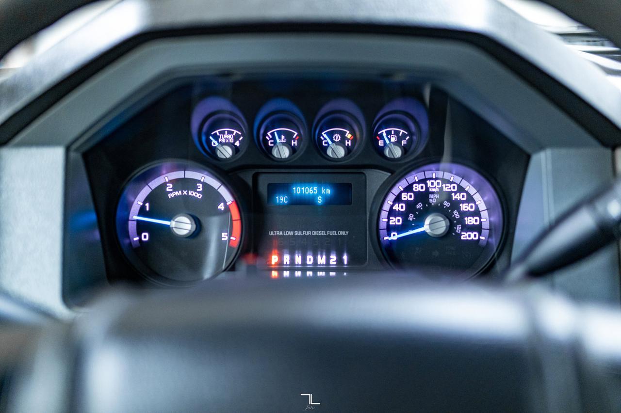 2016 Ford F-550 4x4 Crew Cab XLT Picker Diesel Red Deer AB