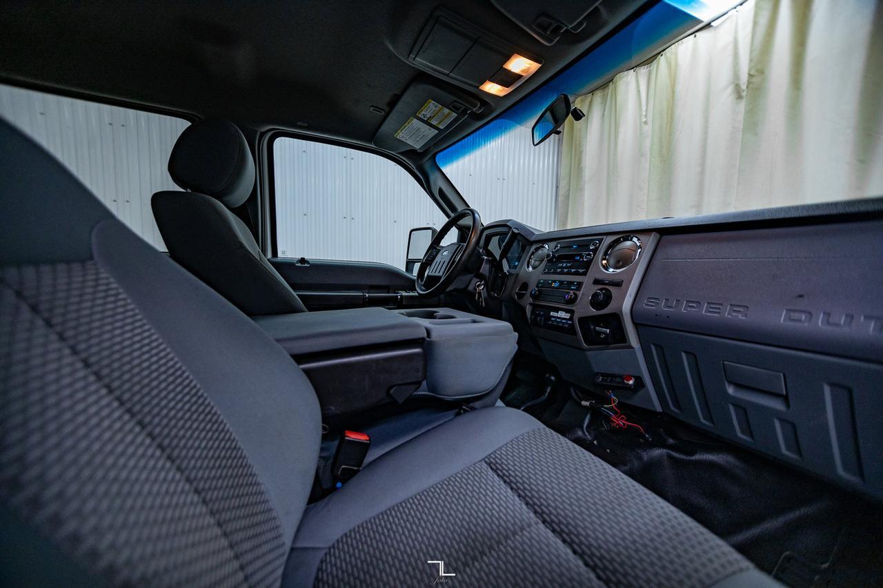 2016 Ford F-550 4x4 Crew Cab XLT Picker Diesel Red Deer AB