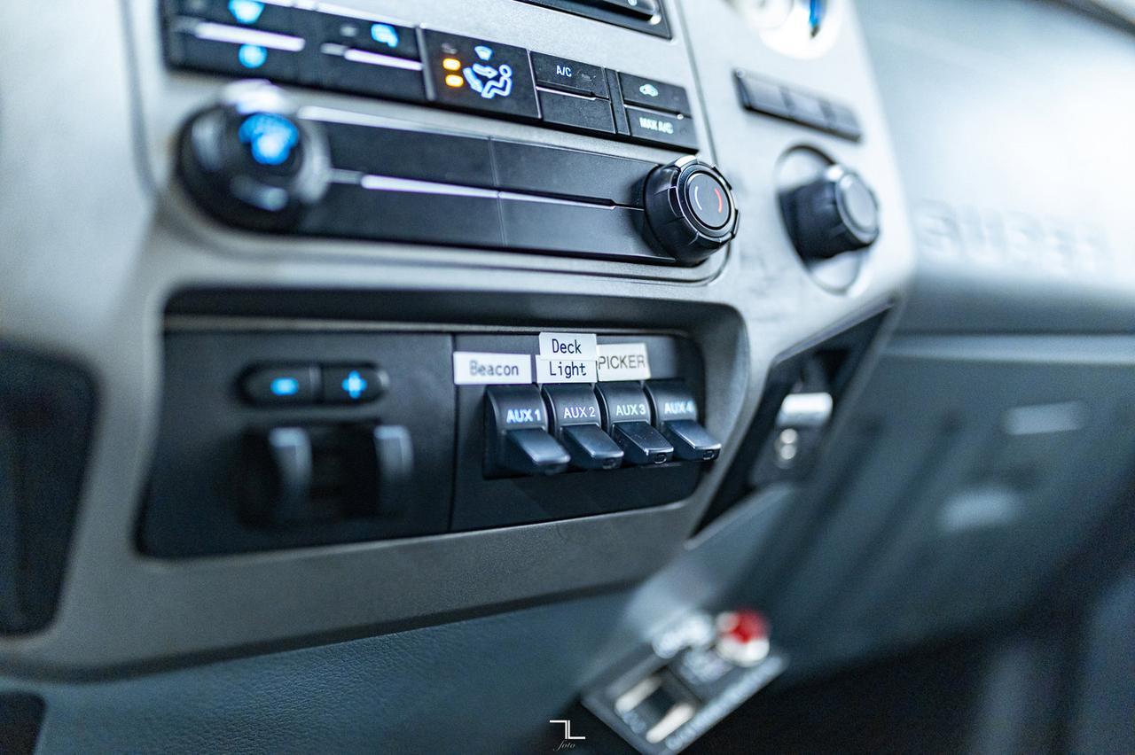 2016 Ford F-550 4x4 Crew Cab XLT Picker Diesel Red Deer AB