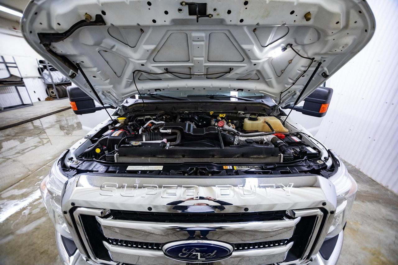 2016 Ford F-550 4x4 Crew Cab XLT Picker Diesel Red Deer AB