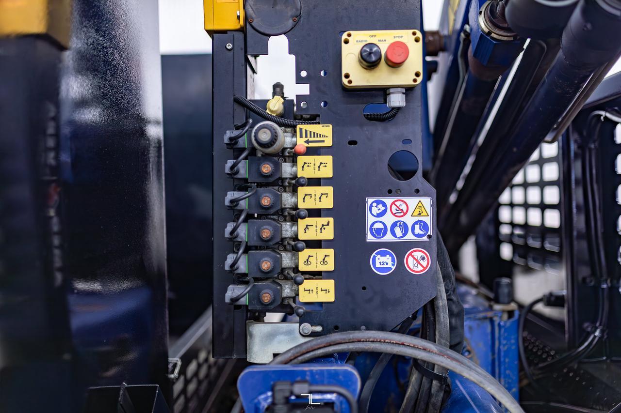 2016 Ford F-550 4x4 Super Cab XLT Picker Deck Diesel Red Deer AB