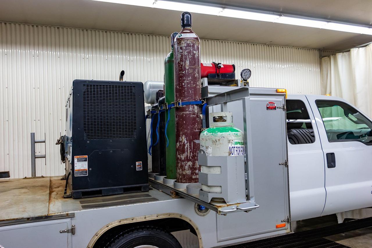 2016 Ford F-550 4x4 Super Cab XLT Welding Deck Diesel Red Deer AB