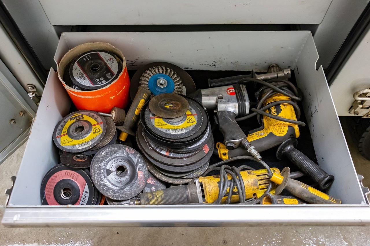 2016 Ford F-550 4x4 Super Cab XLT Welding Deck Diesel Red Deer AB