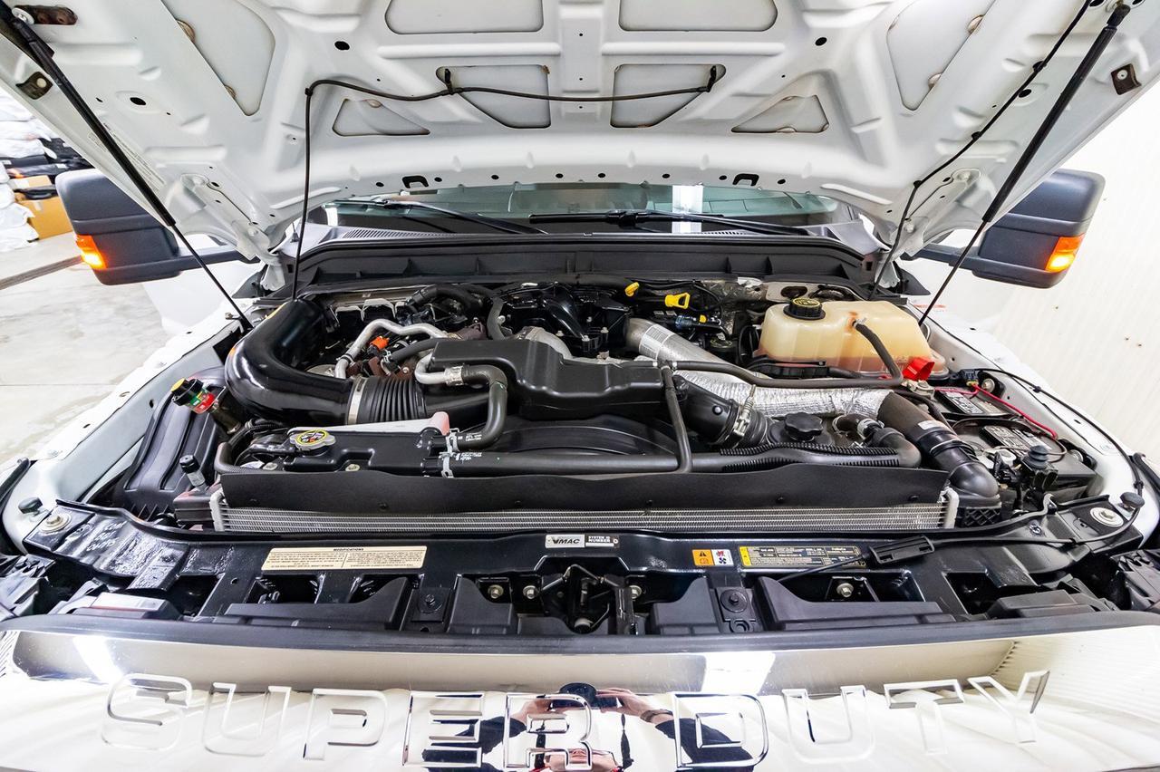 2016 Ford F-550 4x4 Super Cab XLT Welding Deck Diesel Red Deer AB