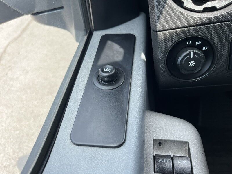 2016 Ford F-650 V10 16' Box Truck Collinsville OK