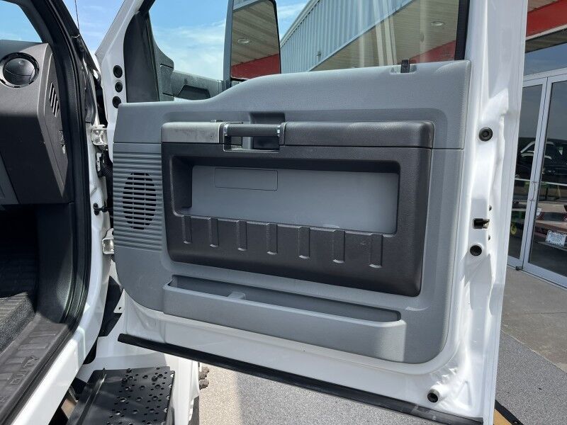 2016 Ford F-650 V10 16' Box Truck Collinsville OK