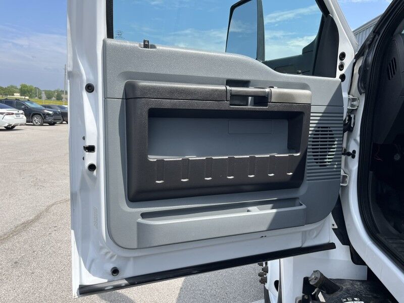 2016 Ford F-650 V10 16' Box Truck Collinsville OK