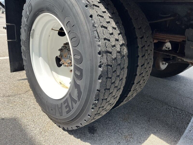 2016 Ford F-650 V10 16' Box Truck Collinsville OK