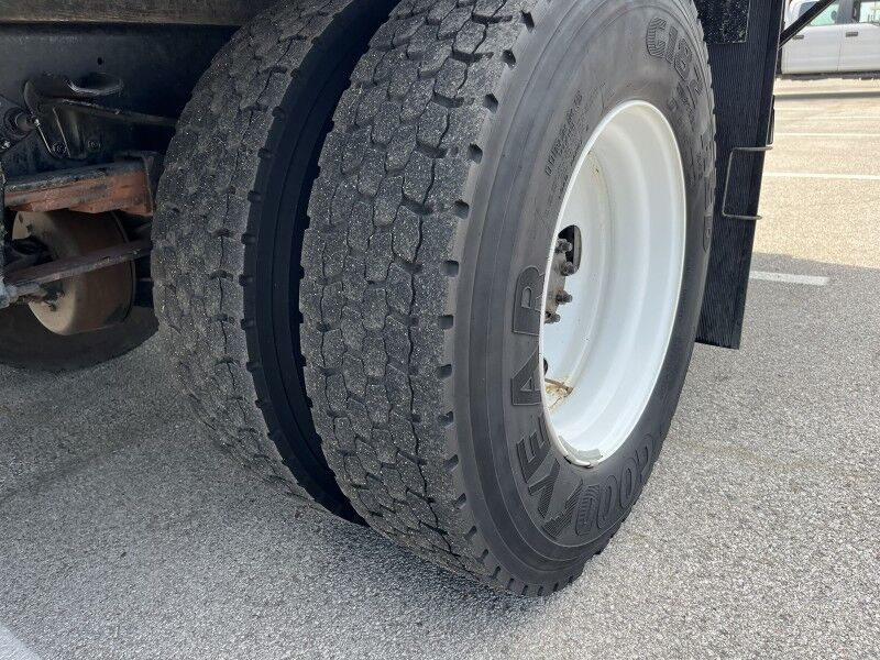 2016 Ford F-650 V10 16' Box Truck Collinsville OK