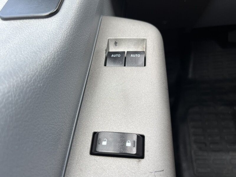 2016 Ford F-650 V10 16' Box Truck Collinsville OK