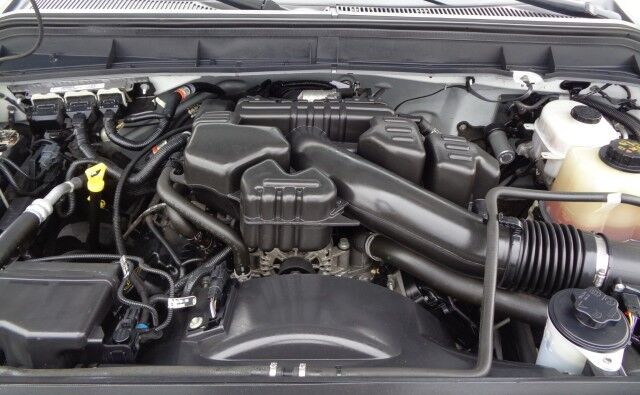 2016 Ford F350 Utility ~ 4x4 ~ Crew Cab ~ Dually ~ Only 40K Miles! Rocklin CA