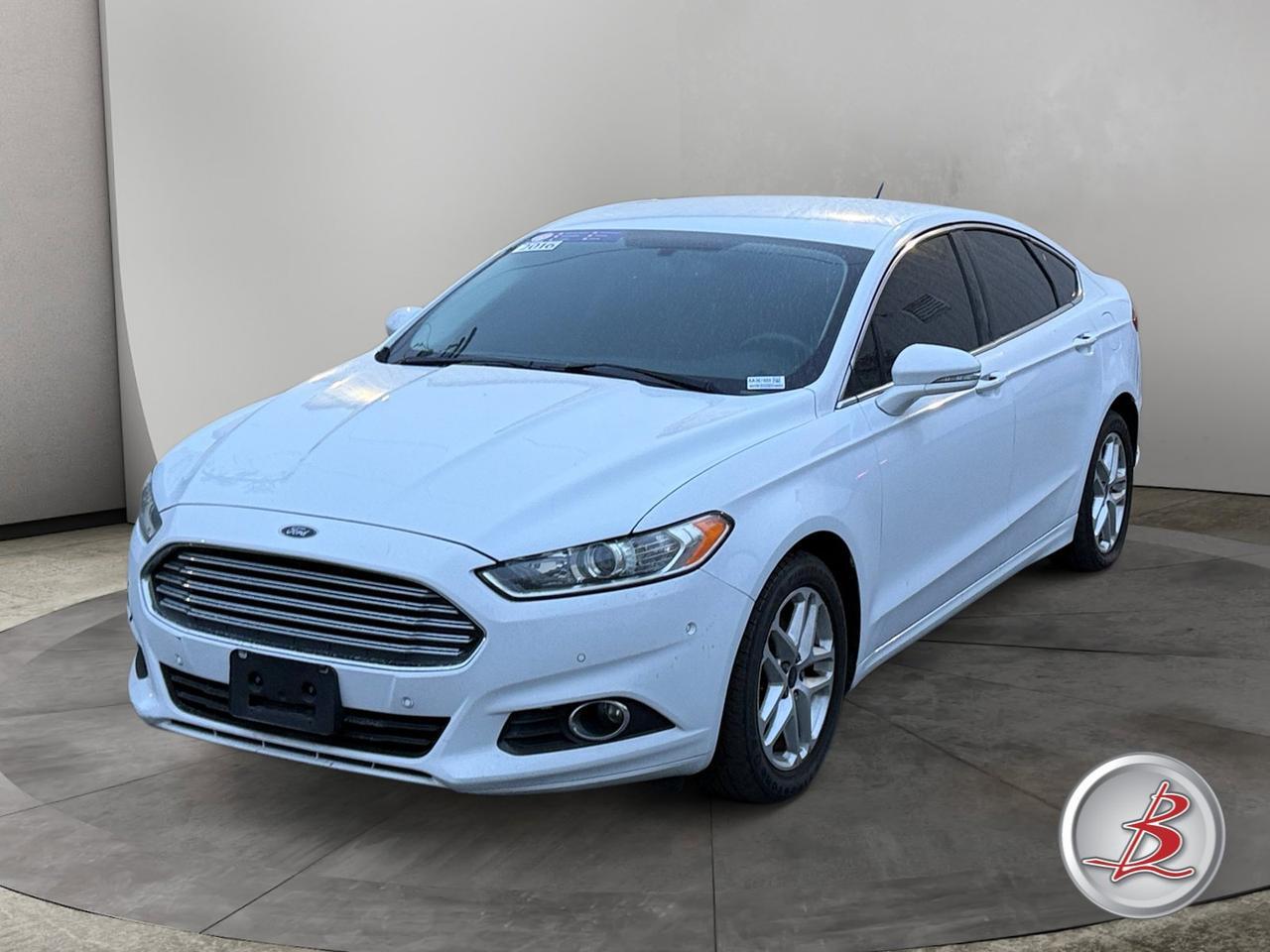 2016 Ford FUSION SE