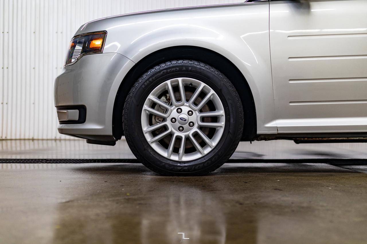 2016 Ford Flex AWD SEL BCam 3rd Row Red Deer AB