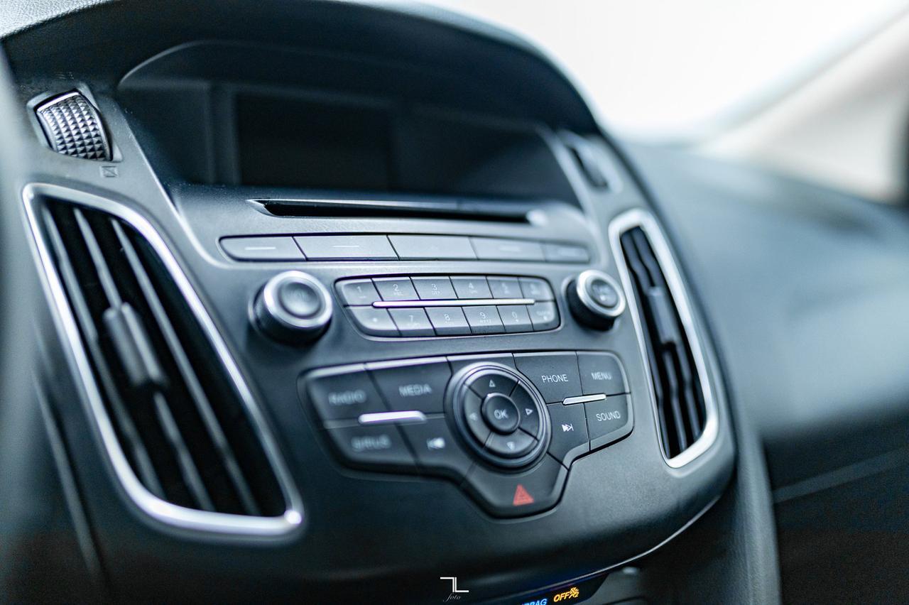 2016 Ford Focus SE BCam Red Deer AB