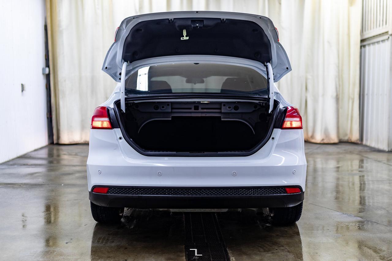 2016 Ford Focus SE BCam Red Deer AB