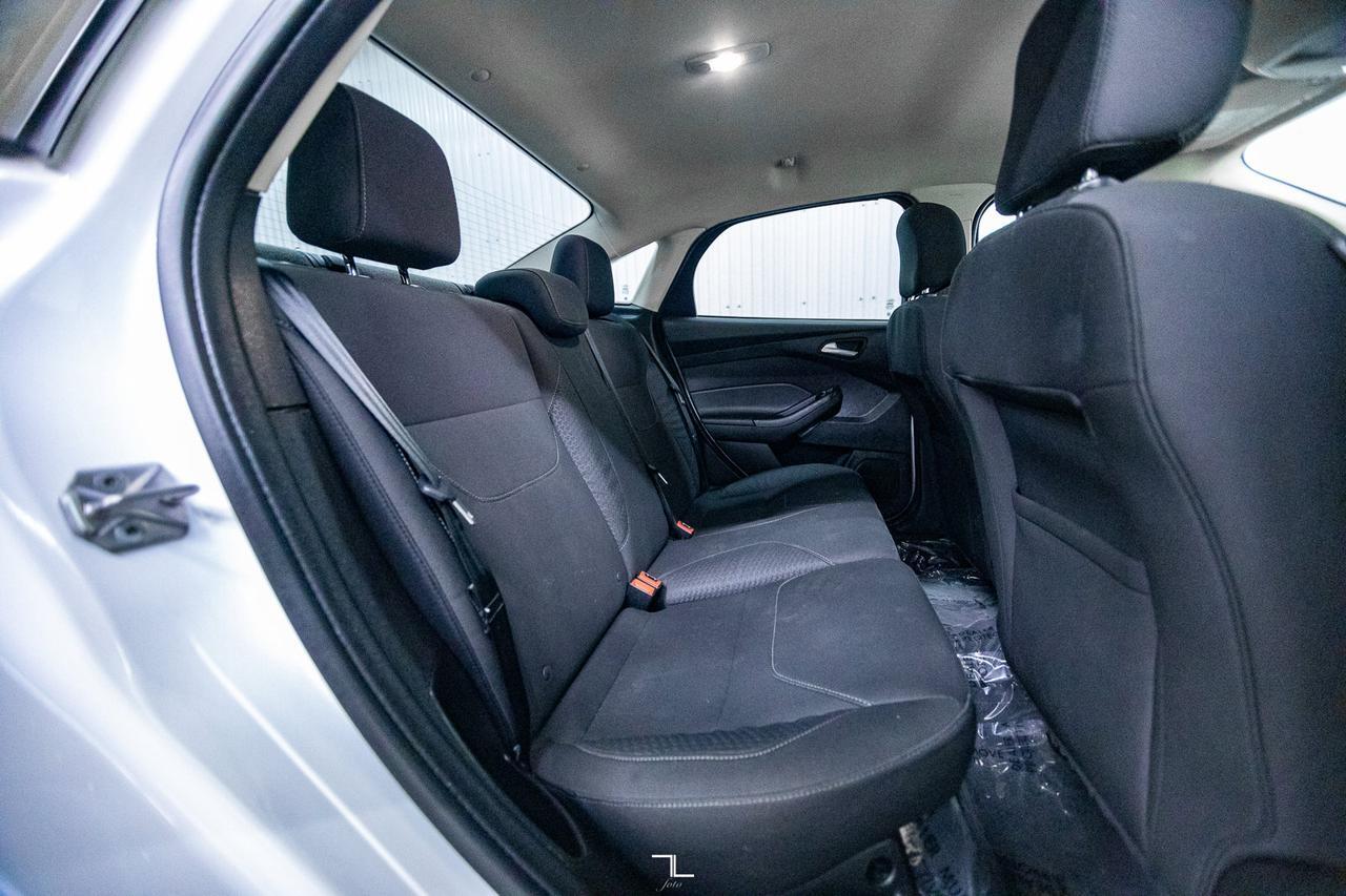 2016 Ford Focus SE BCam Red Deer AB