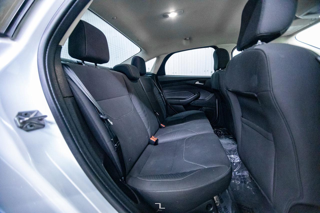 2016 Ford Focus SE BCam Red Deer AB