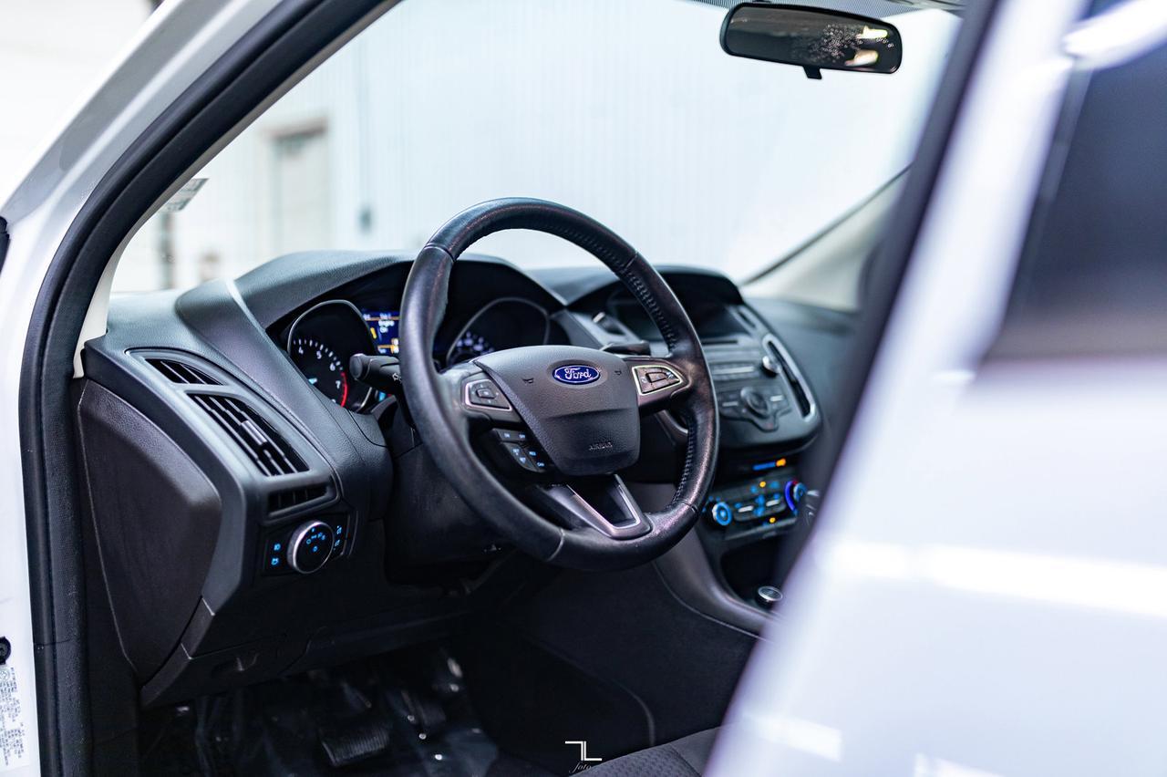 2016 Ford Focus SE BCam Red Deer AB