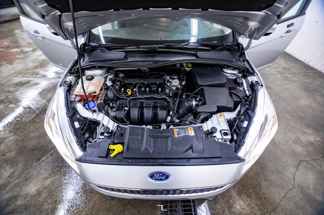 2016 Ford Focus SE BCam Red Deer AB