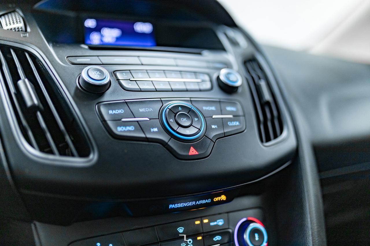 2016 Ford Focus SE BCam Red Deer AB