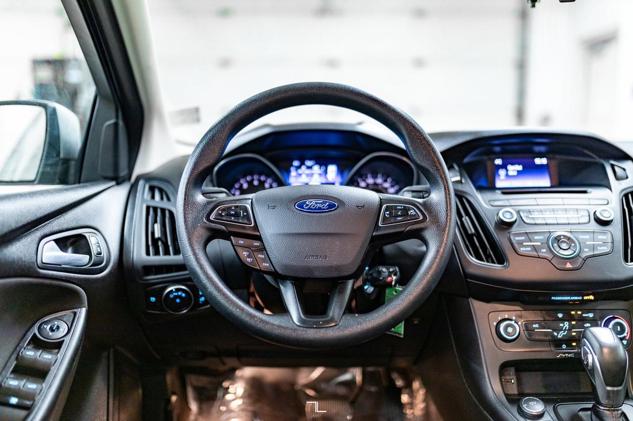 2016 Ford Focus SE BCam Red Deer AB