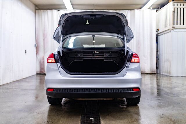 2016 Ford Focus SE BCam Red Deer AB