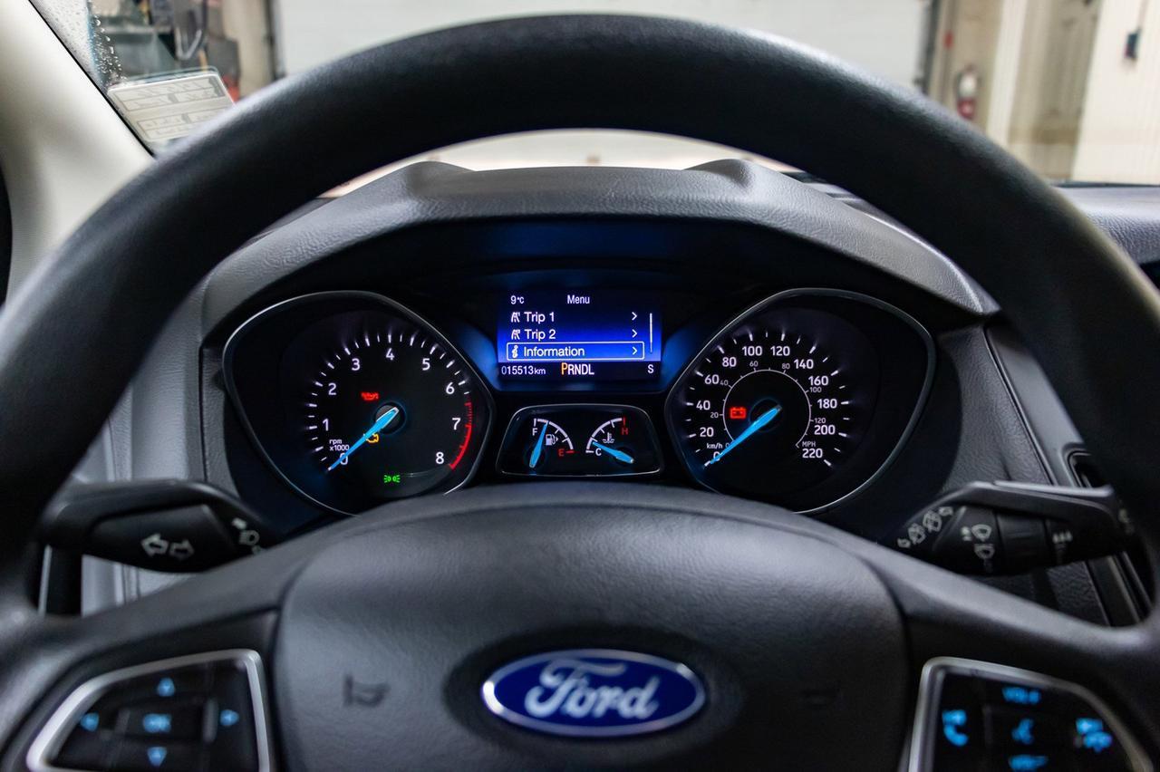 2016 Ford Focus SE Hatchback BCam Red Deer AB