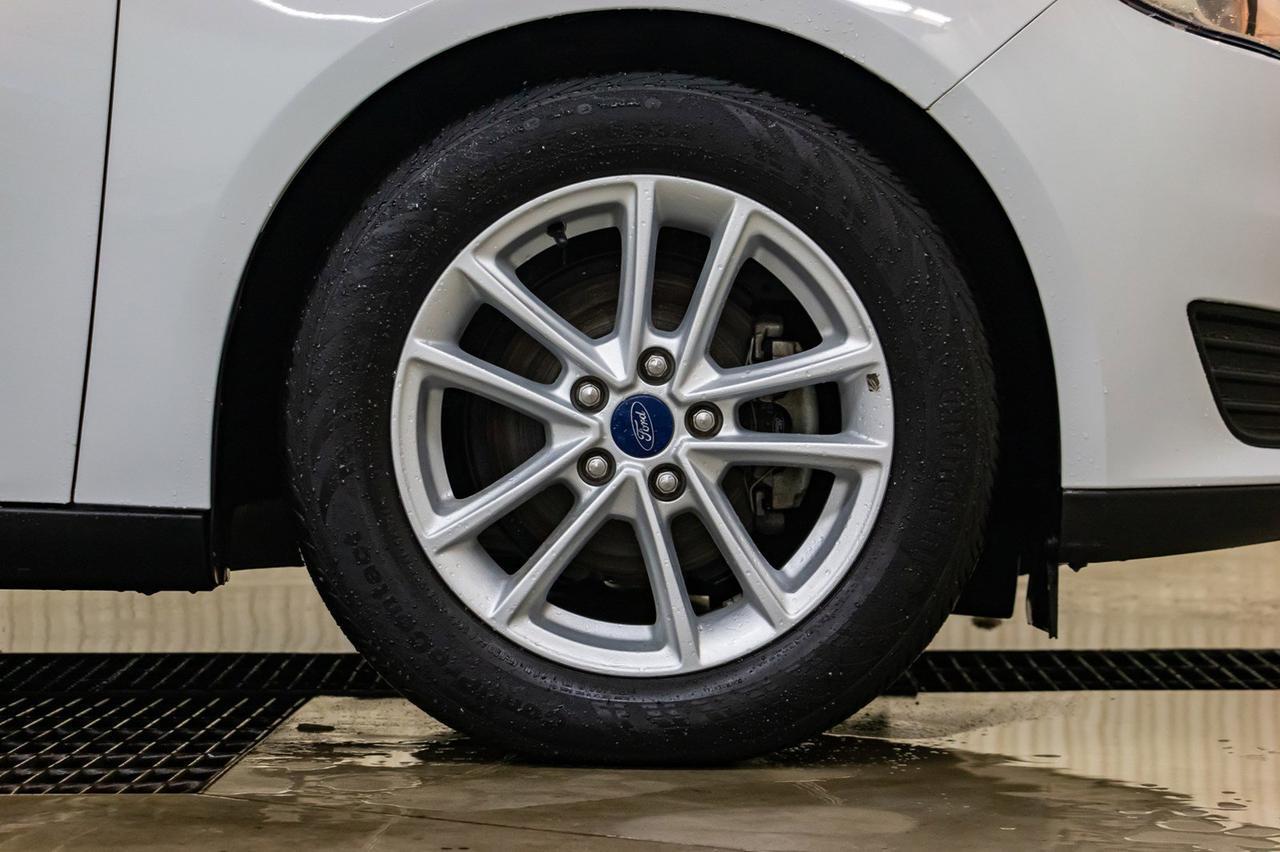 2016 Ford Focus SE Hatchback BCam Red Deer AB