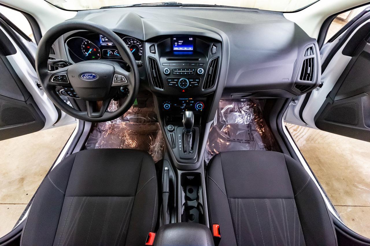 2016 Ford Focus SE Hatchback BCam Red Deer AB