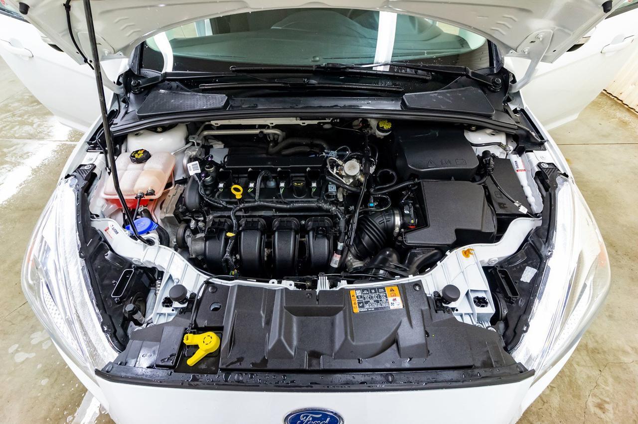 2016 Ford Focus SE Hatchback BCam Red Deer AB