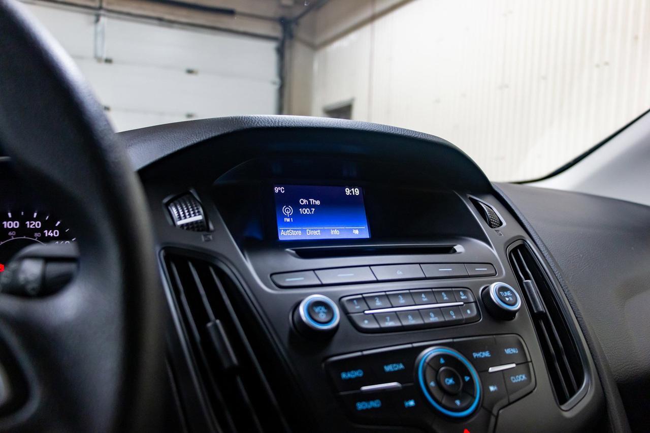 2016 Ford Focus SE Hatchback BCam Red Deer AB