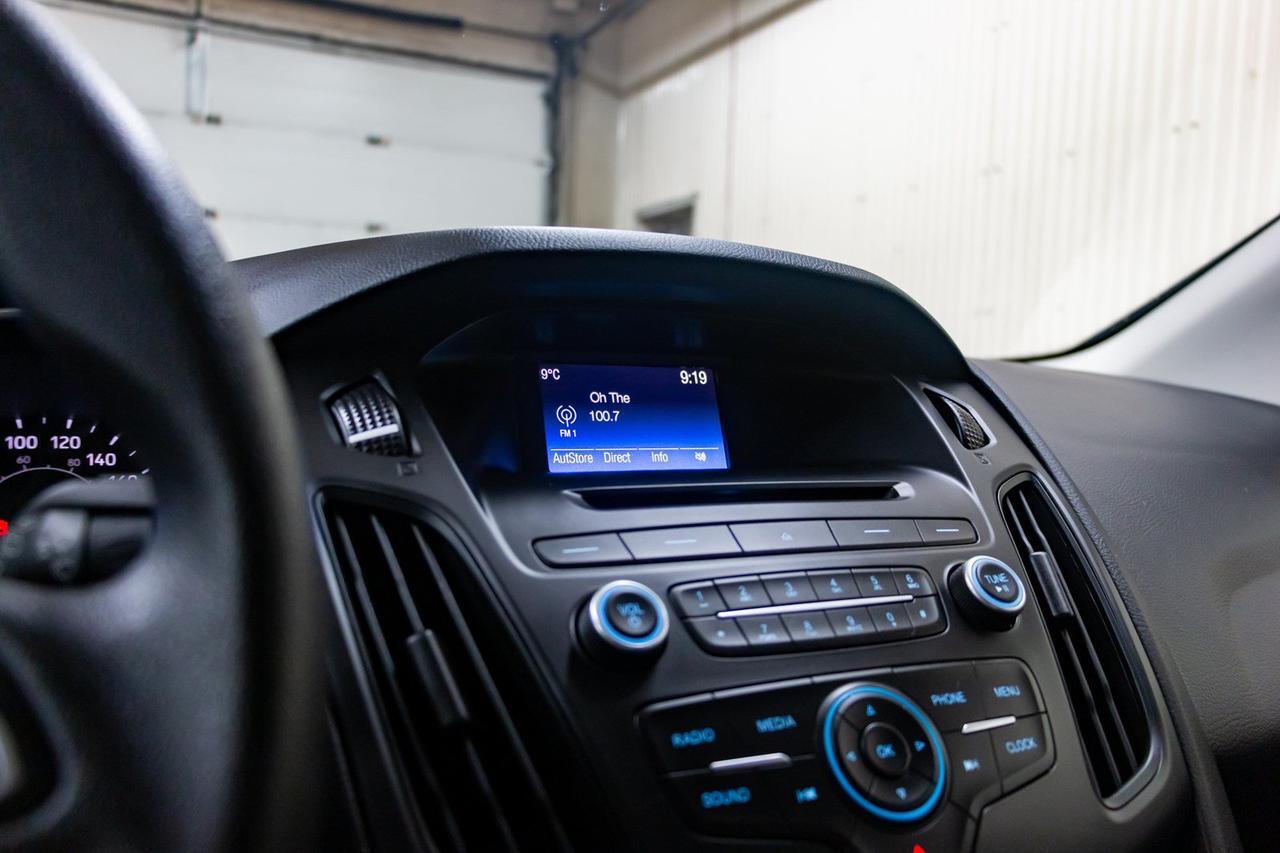 2016 Ford Focus SE Hatchback BCam Red Deer AB