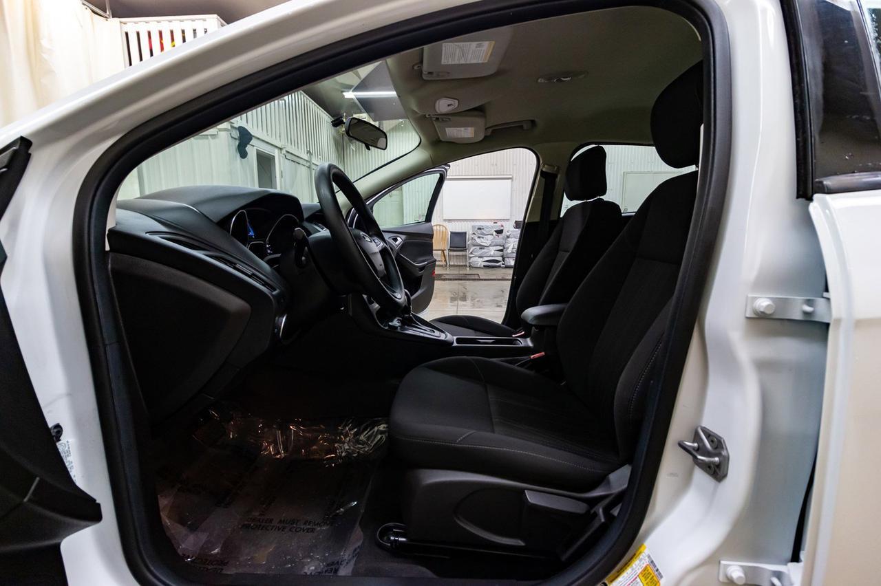 2016 Ford Focus SE Hatchback BCam Red Deer AB