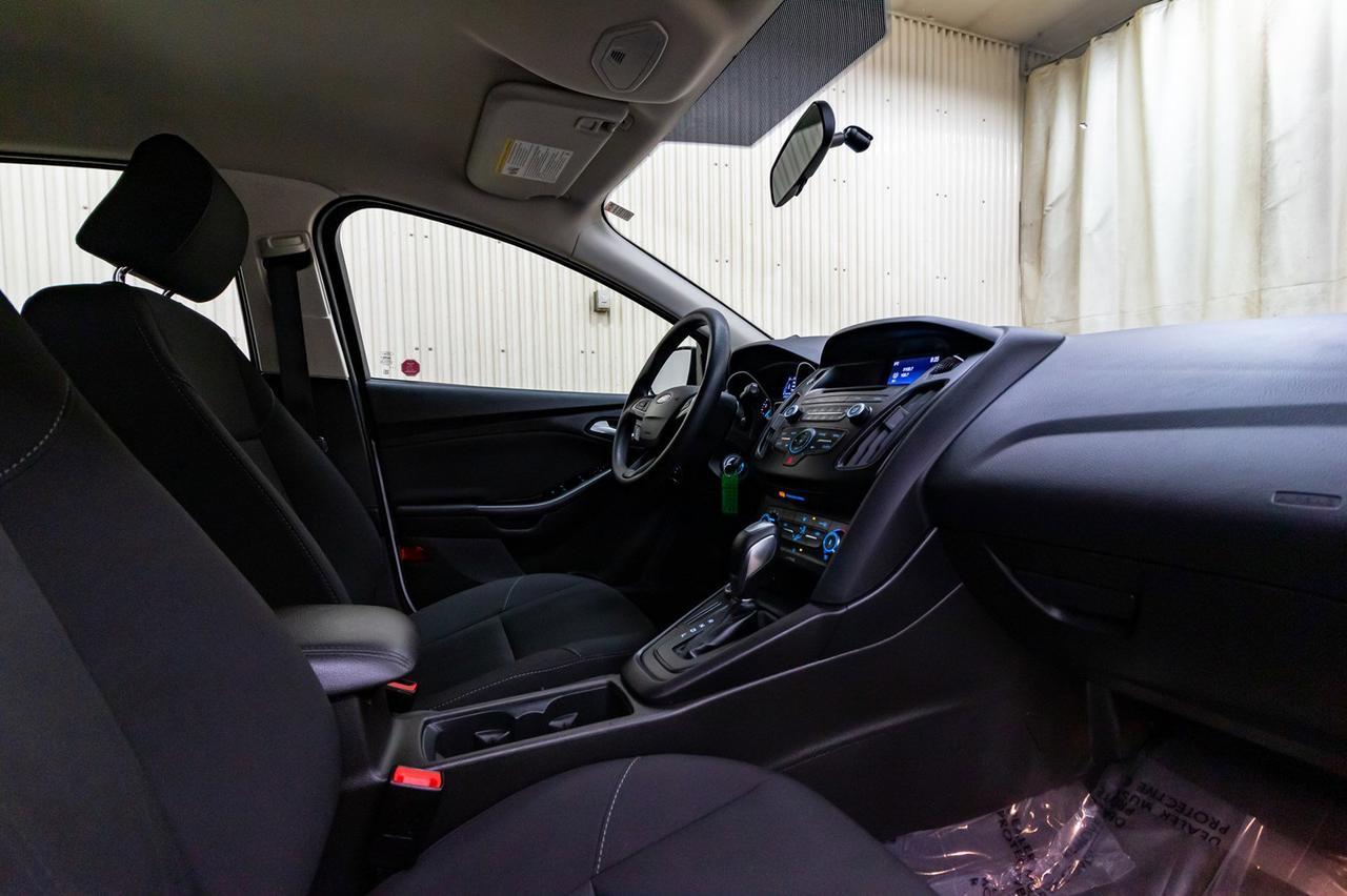 2016 Ford Focus SE Hatchback BCam Red Deer AB
