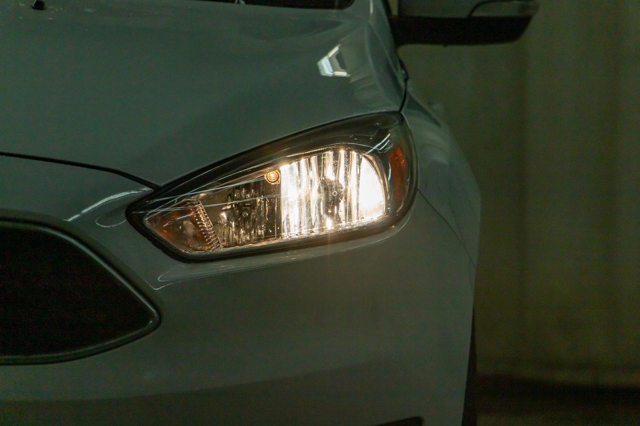 2016 Ford Focus SE Hatchback BCam Red Deer AB