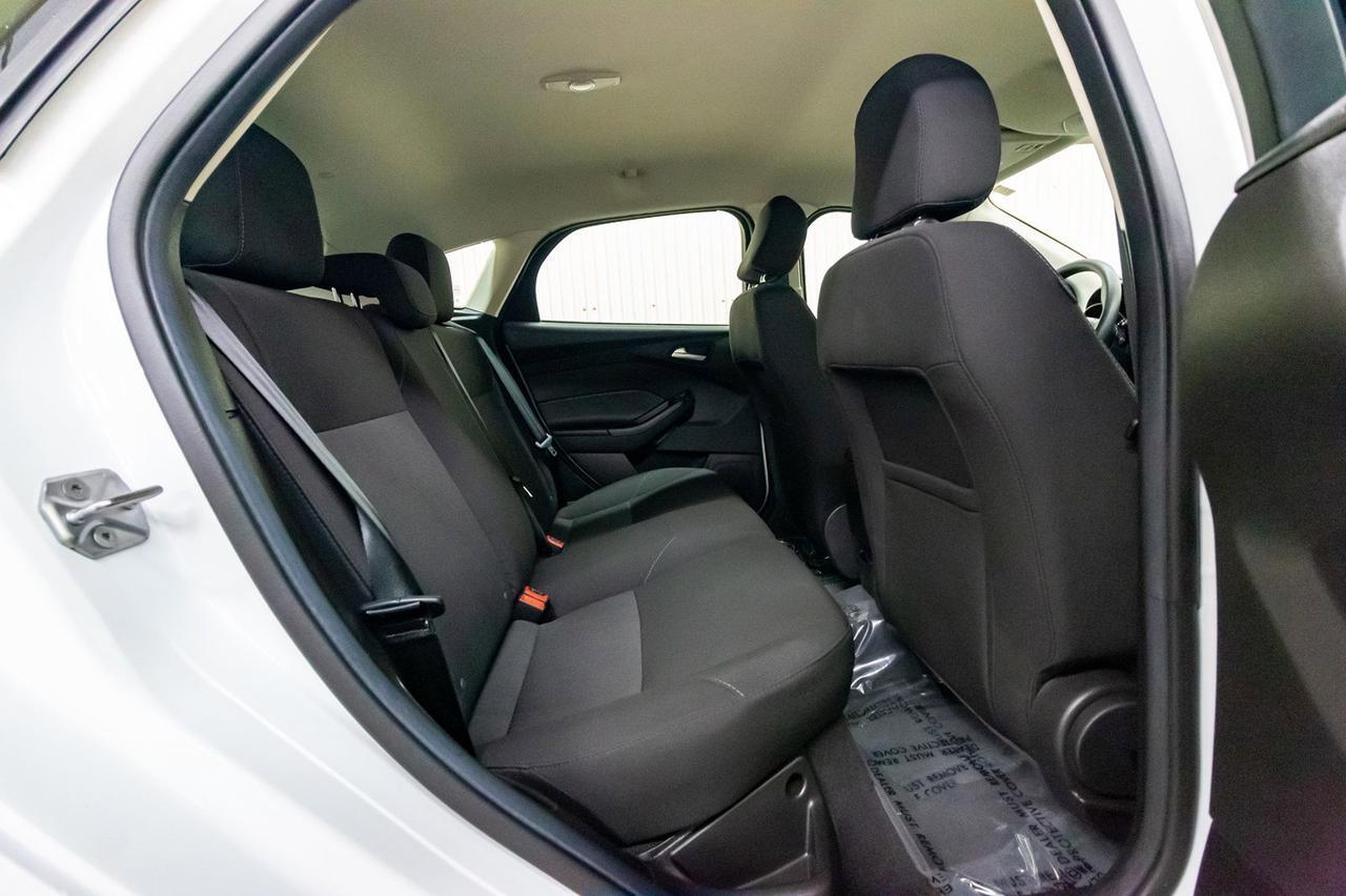 2016 Ford Focus SE Hatchback BCam Red Deer AB