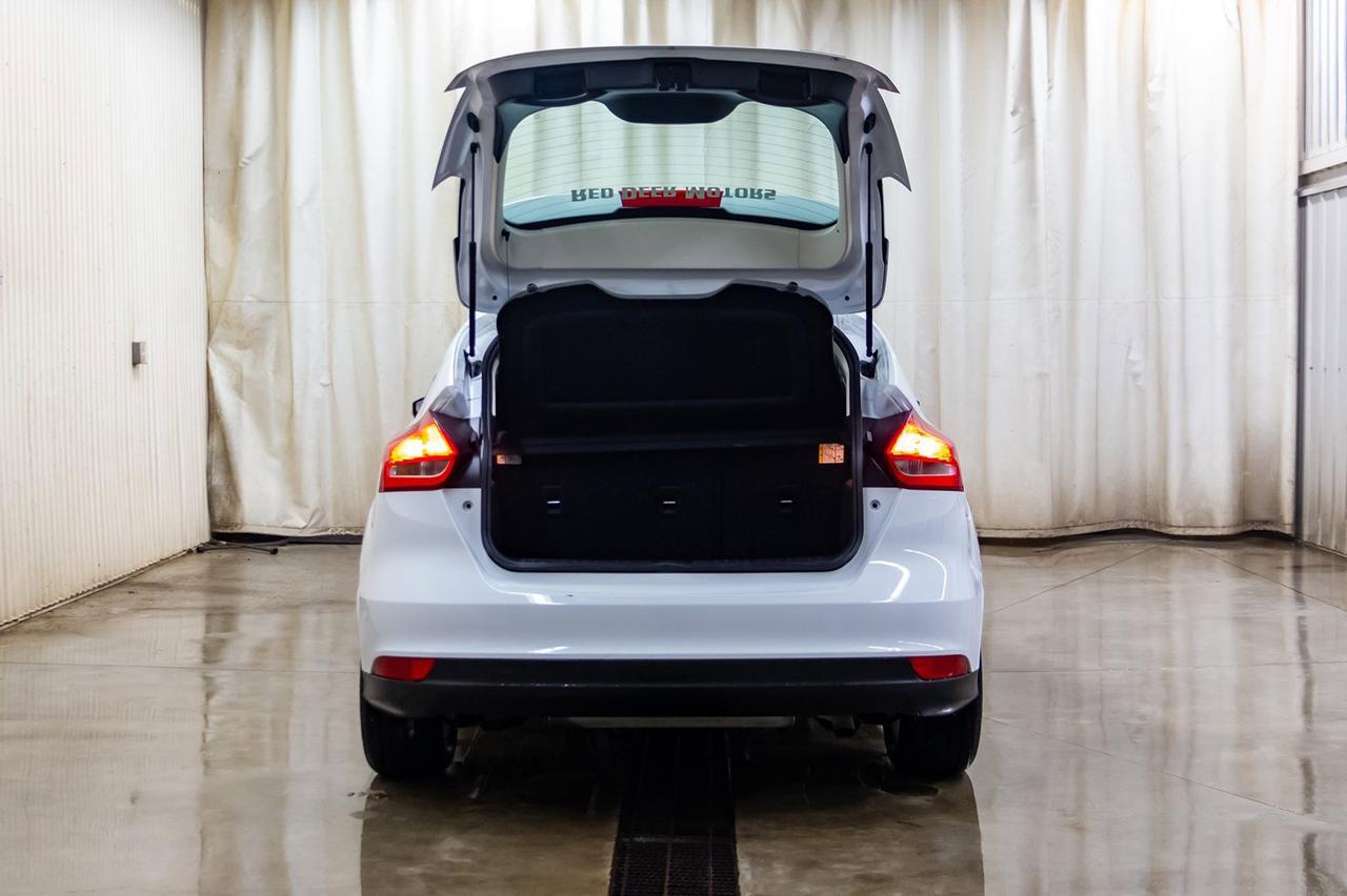 2016 Ford Focus SE Hatchback BCam Red Deer AB