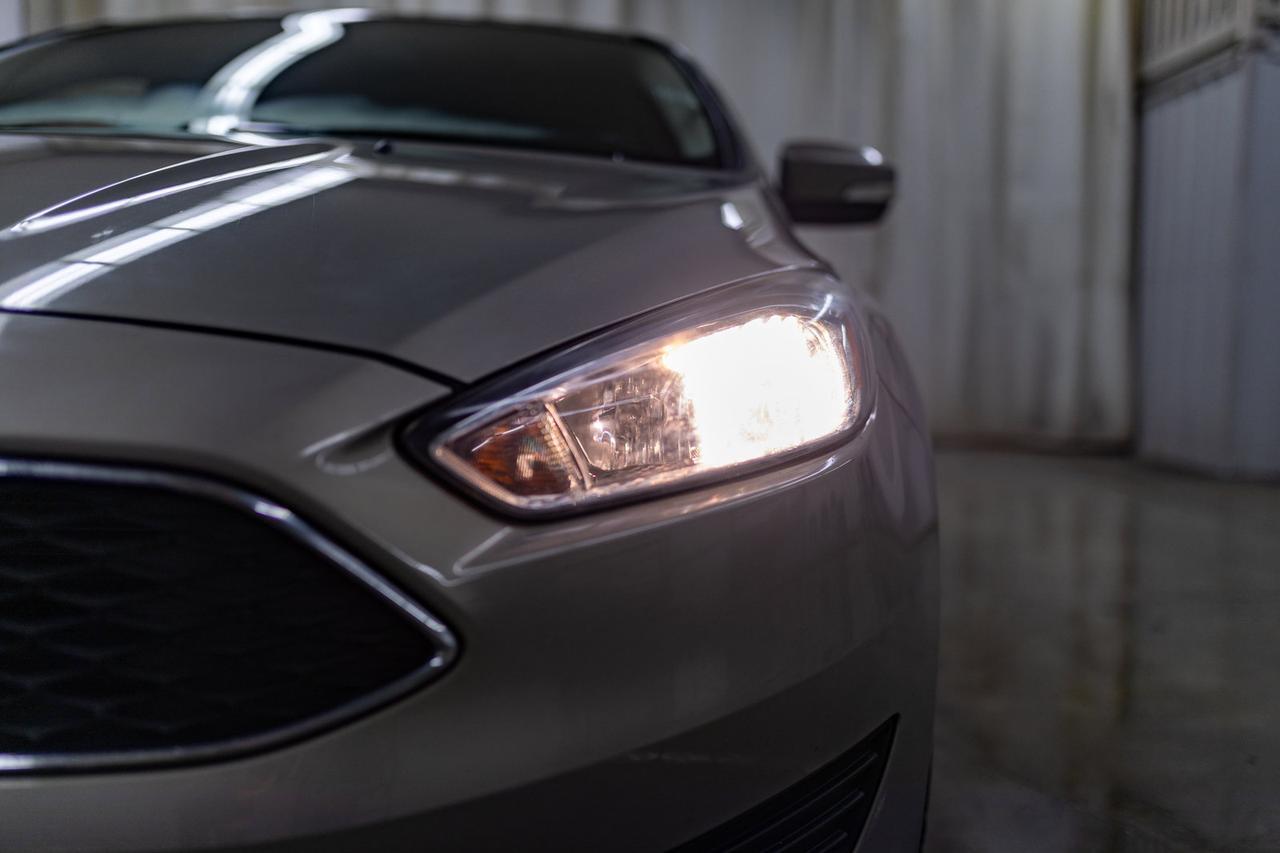 2016 Ford Focus SE Hatchback BCam Red Deer AB