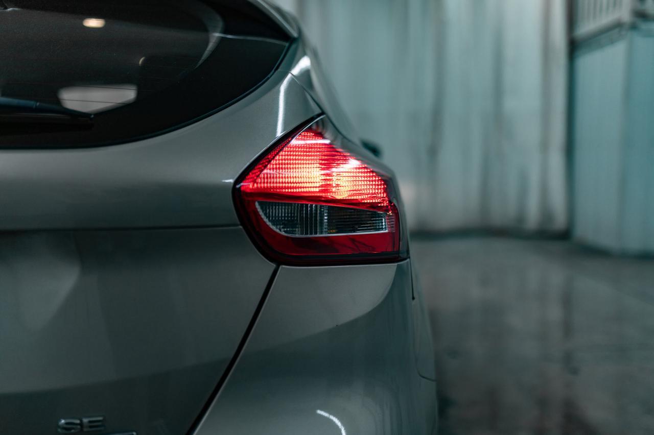 2016 Ford Focus SE Hatchback BCam Red Deer AB