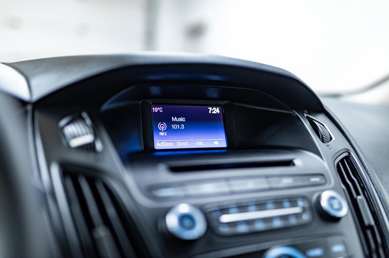 2016 Ford Focus SE Hatchback BCam Red Deer AB