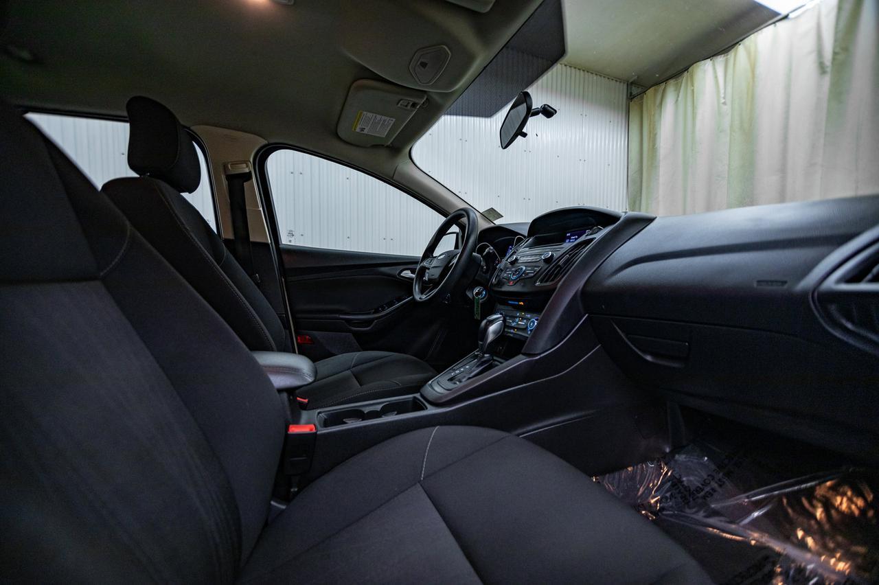 2016 Ford Focus SE Hatchback BCam Red Deer AB