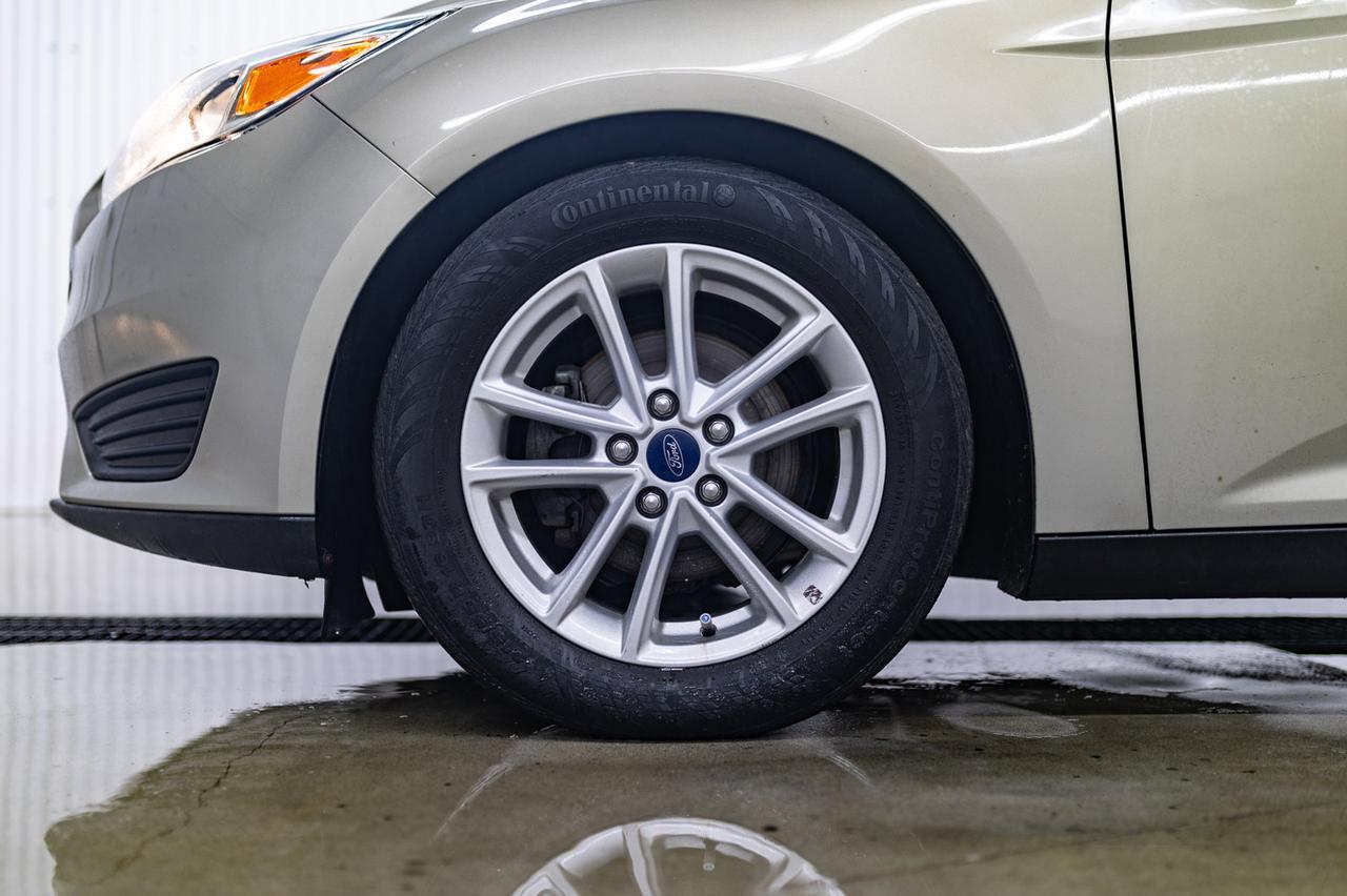 2016 Ford Focus SE Hatchback BCam Red Deer AB