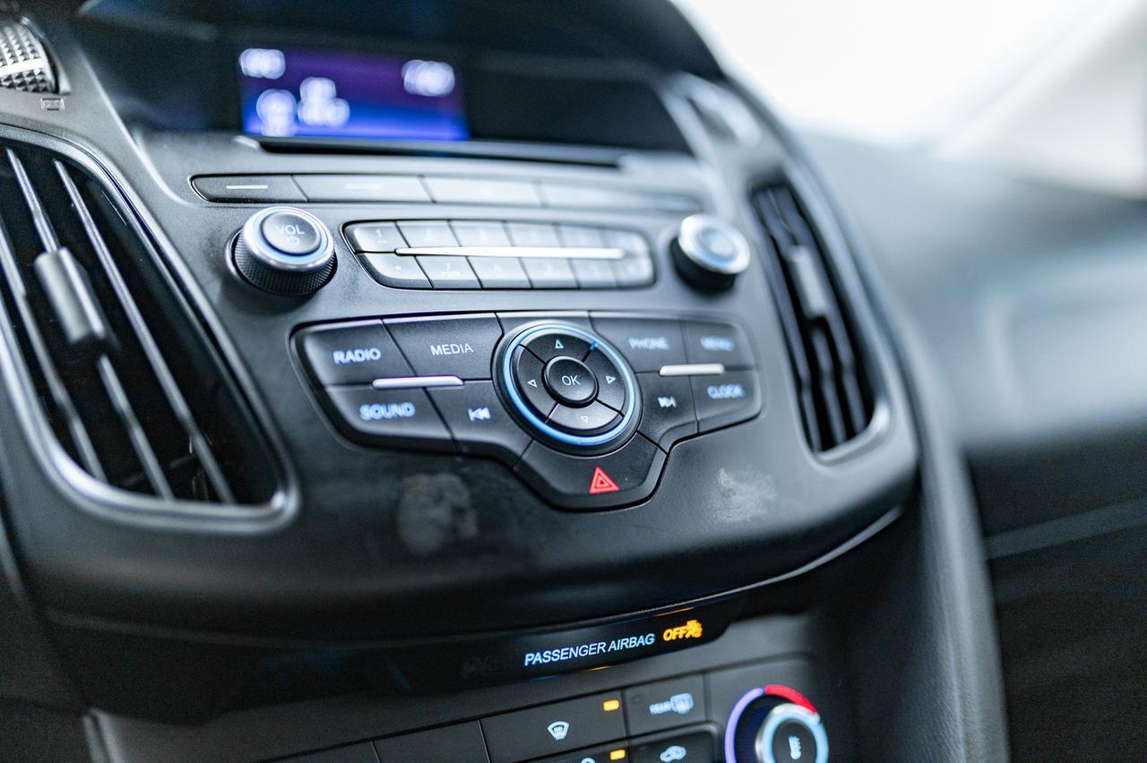 2016 Ford Focus SE Hatchback BCam Red Deer AB