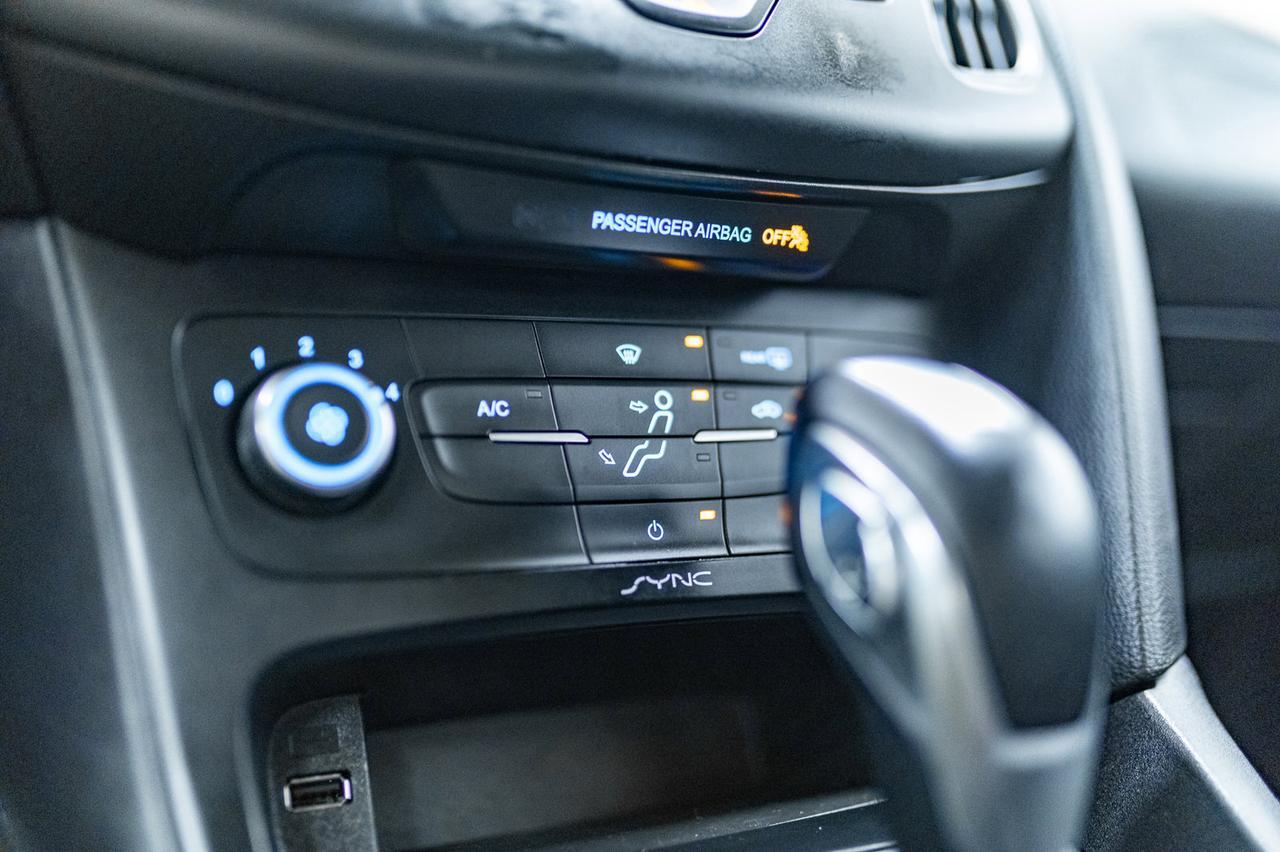 2016 Ford Focus SE Hatchback BCam Red Deer AB