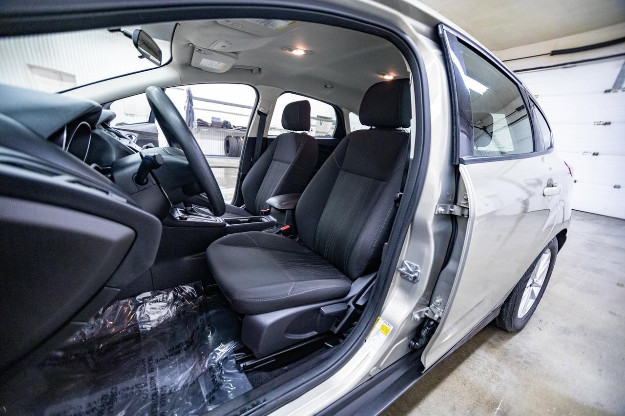 2016 Ford Focus SE Hatchback BCam Red Deer AB