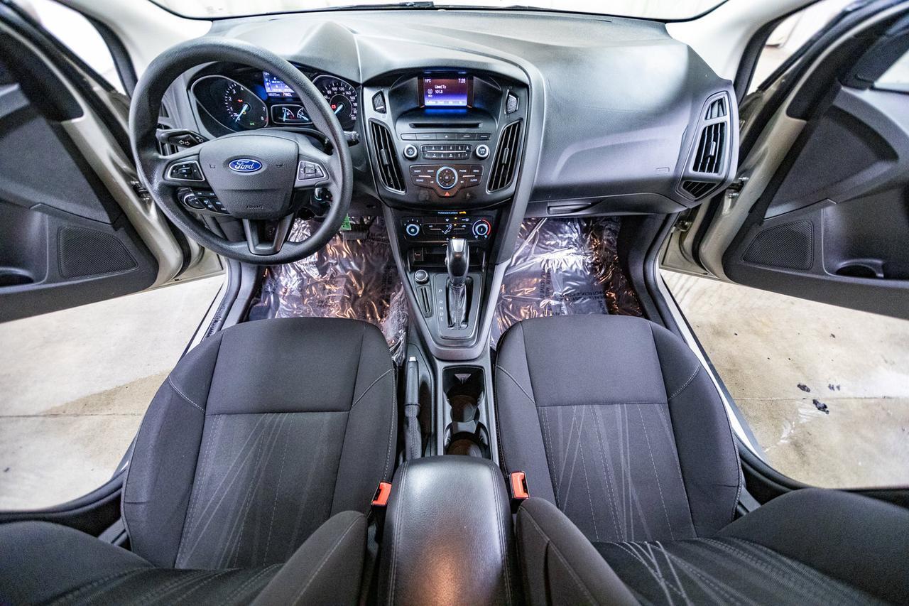2016 Ford Focus SE Hatchback BCam Red Deer AB